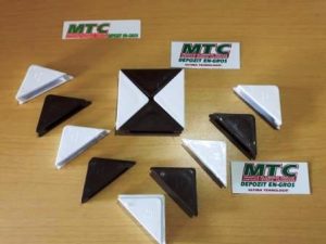 accesorii plase tantari Coltar triunghi de intarire plasa tantari plasa insecte in Otopeni bucuresti.